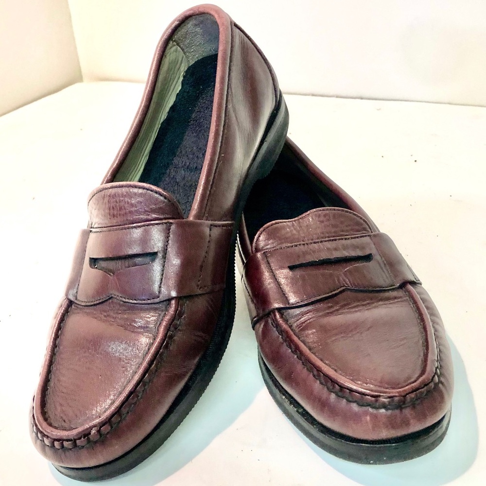 MEN’S VIBRAM LOAFERS.